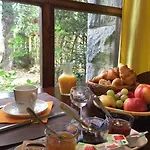 Hotel Restaurant Les Platanes *