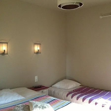 Hotel Restaurant Les Platanes *