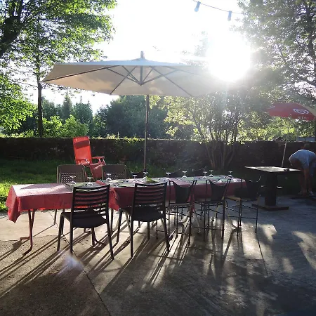 Отель Restaurant Les Platanes *